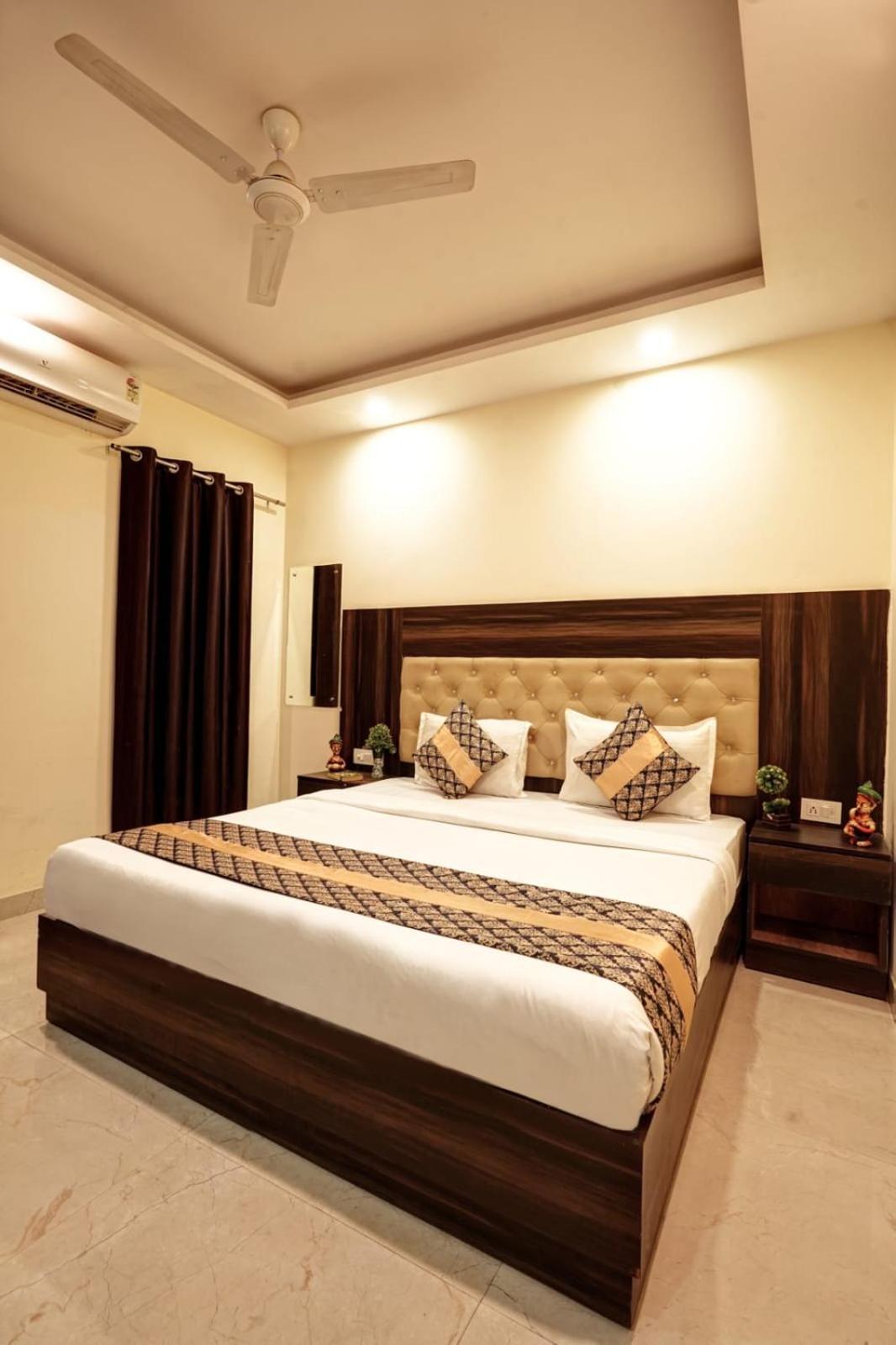 Hotel Premium Near Igi Airport Delhi